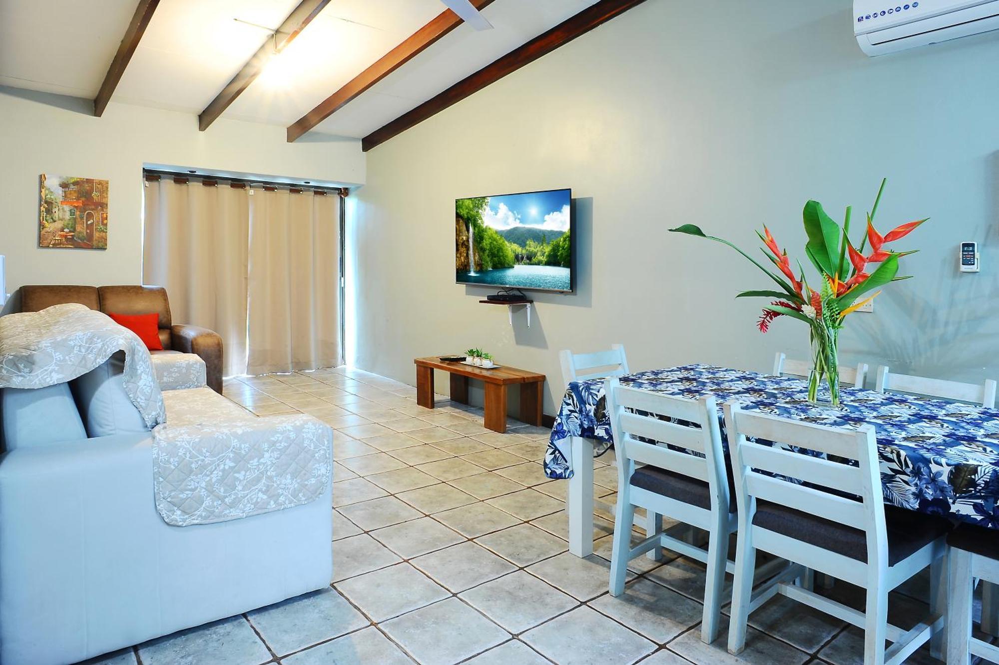 Private Fully Furnished Home At Wide Mouth Frog Hostel 케포스 외부 사진