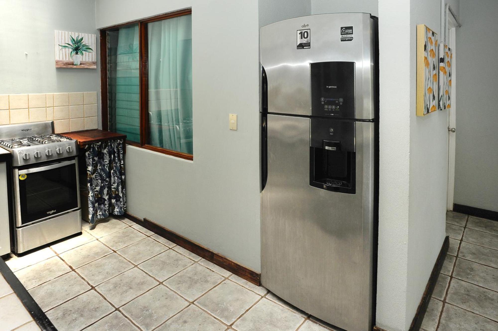 Private Fully Furnished Home At Wide Mouth Frog Hostel 케포스 외부 사진