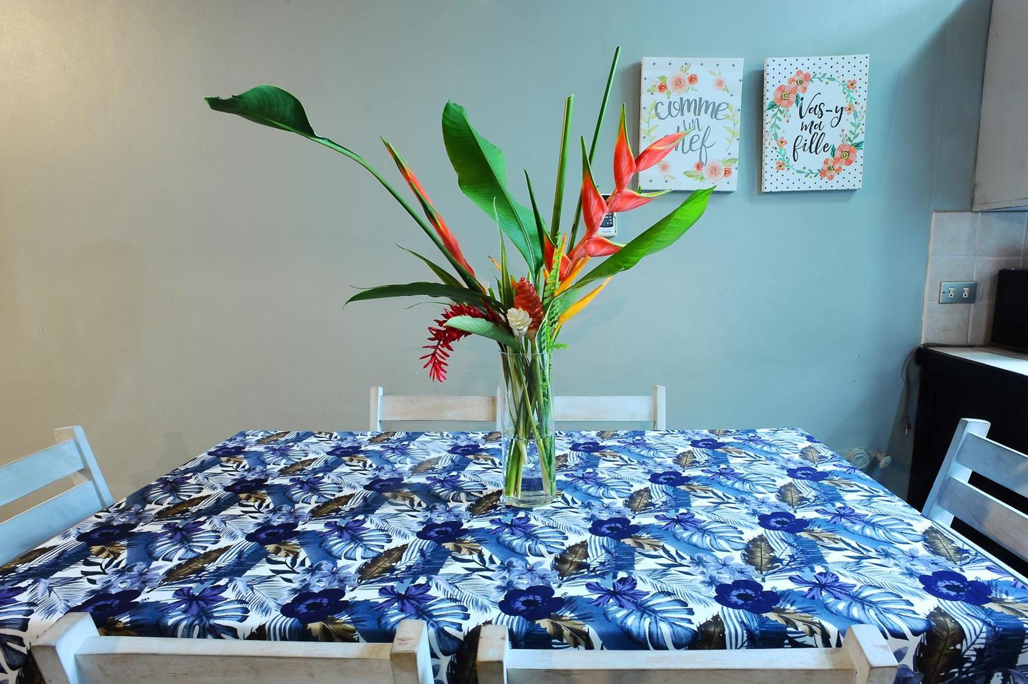 Private Fully Furnished Home At Wide Mouth Frog Hostel 케포스 외부 사진