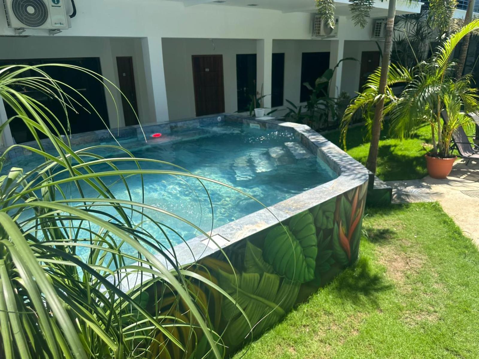 Private Fully Furnished Home At Wide Mouth Frog Hostel 케포스 외부 사진