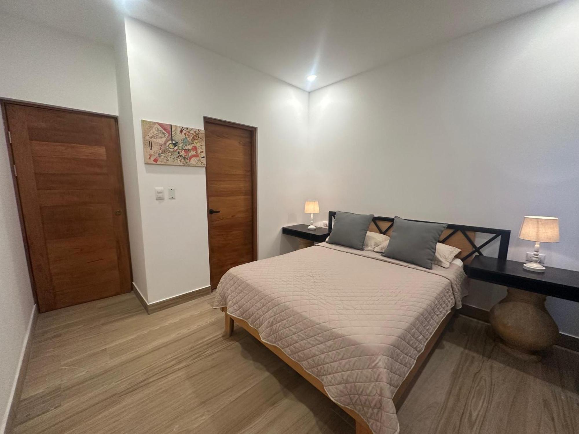 Private Fully Furnished Home At Wide Mouth Frog Hostel 케포스 외부 사진