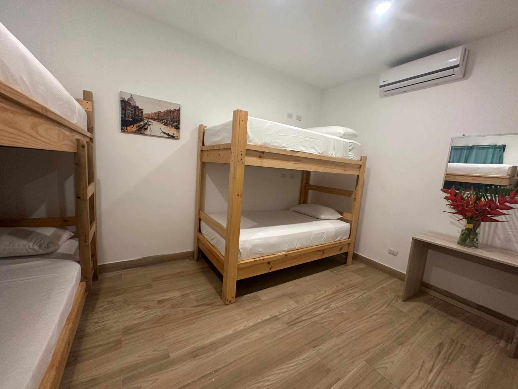 Private Fully Furnished Home At Wide Mouth Frog Hostel 케포스 외부 사진